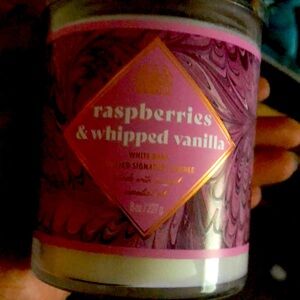 Smell good candle